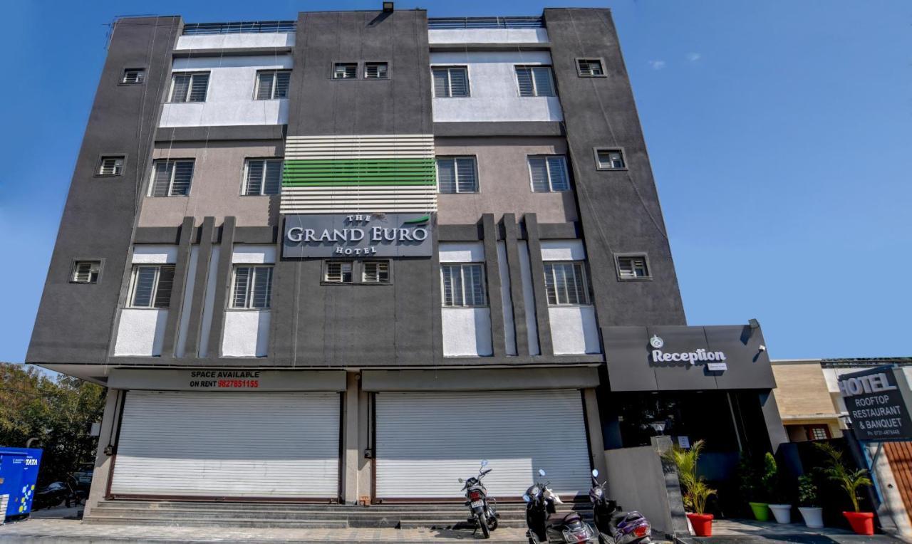 Treebo Grand Euro Pipliyahana Square インドール エクステリア 写真